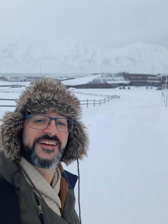 Arctic visit: Tavis Potts teaches climate governance and explores new research in Svalbard